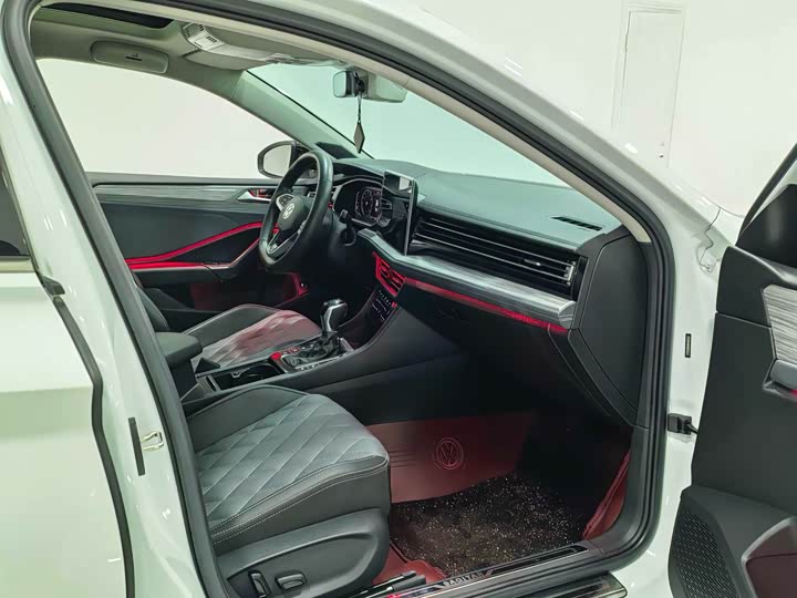 Фото 9 - Volkswagen Sagitar L