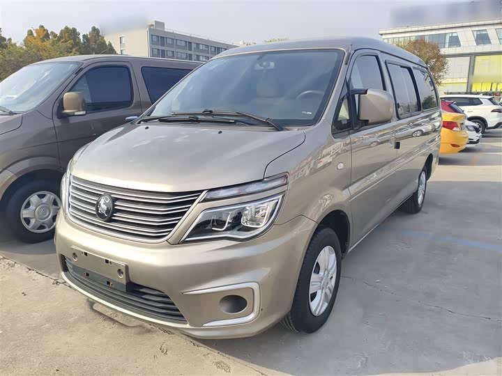 Фото 1 - Dongfeng Forthing Lingzhi M5