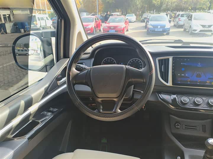 Фото 11 - Dongfeng Forthing Lingzhi M5