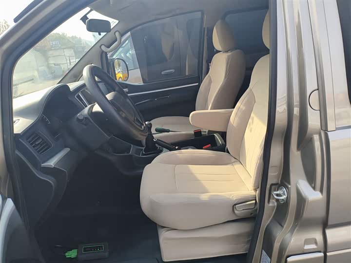 Фото 15 - Dongfeng Forthing Lingzhi M5