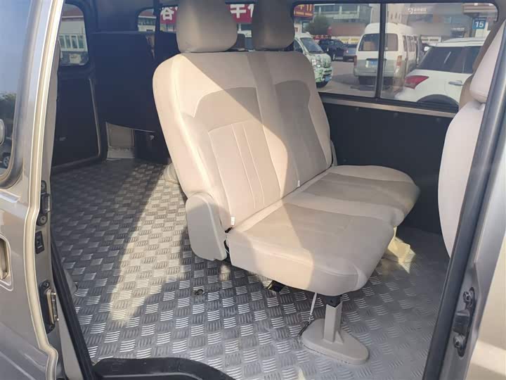 Фото 17 - Dongfeng Forthing Lingzhi M5