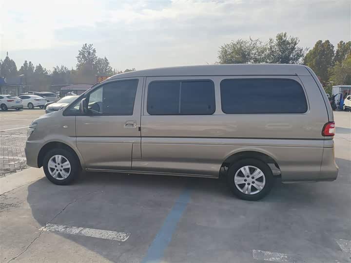 Фото 5 - Dongfeng Forthing Lingzhi M5