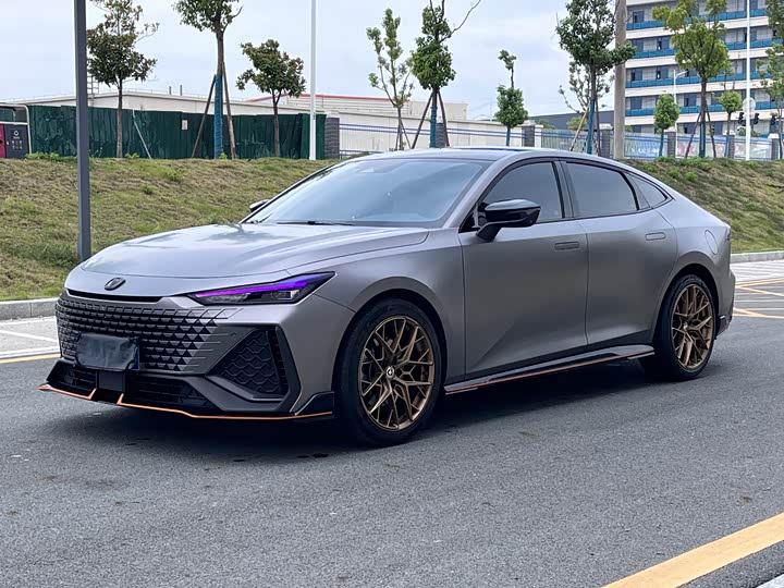 Фото 1 - Changan UNI-V