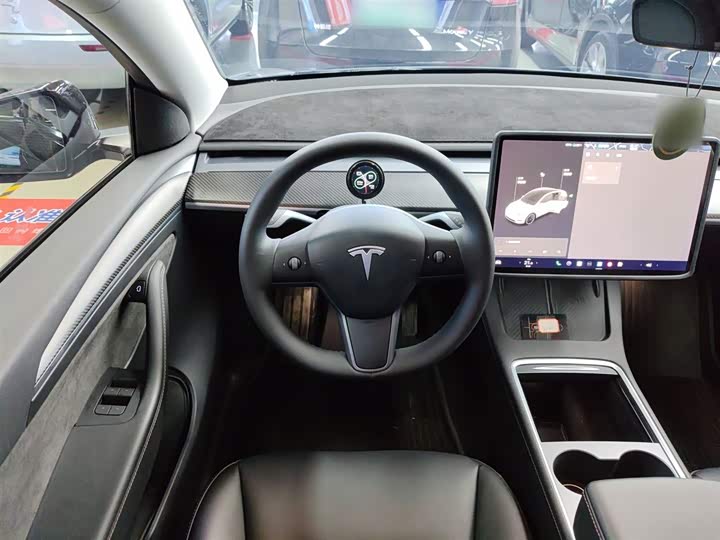 Фото 11 - Tesla Model Y