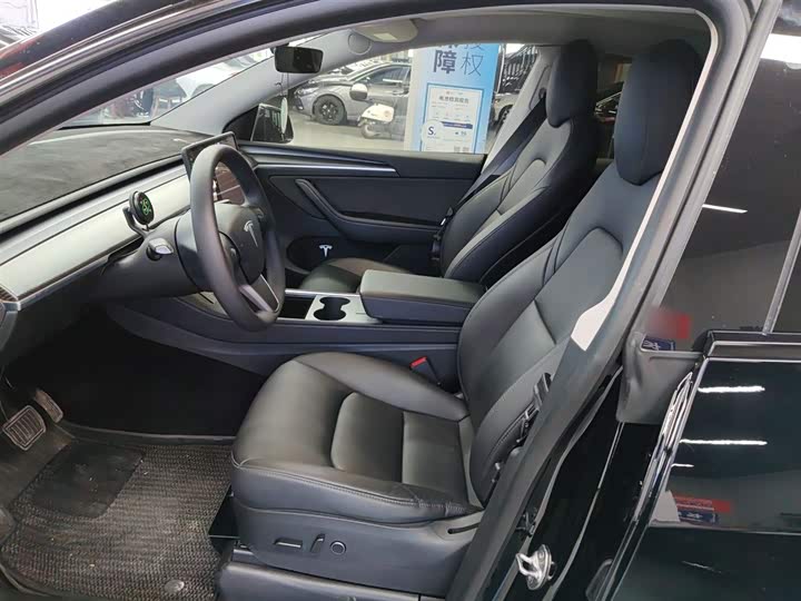 Фото 15 - Tesla Model Y