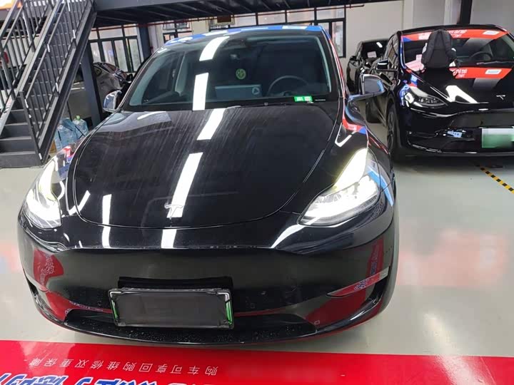 Фото 3 - Tesla Model Y
