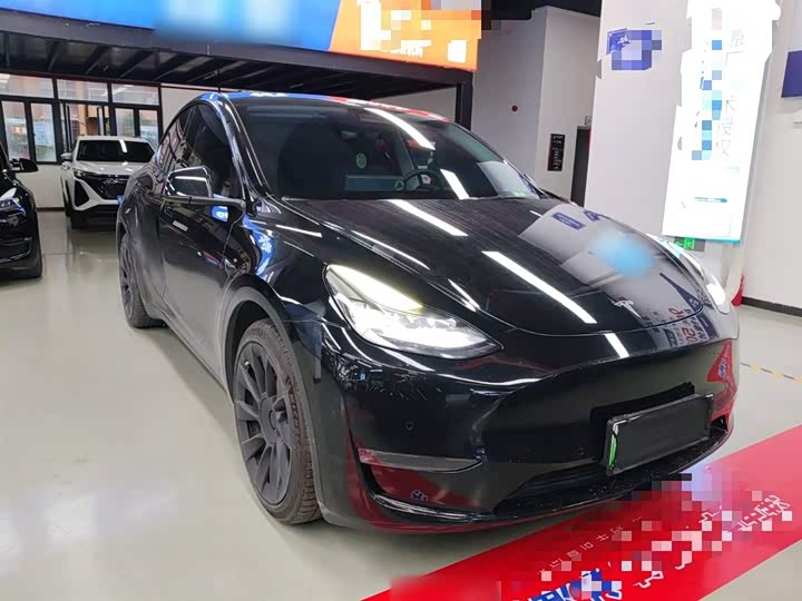 Фото 4 - Tesla Model Y