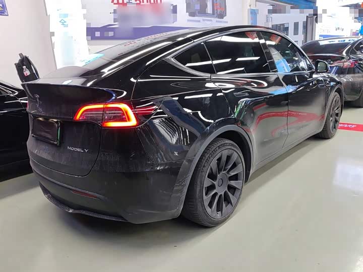 Фото 7 - Tesla Model Y