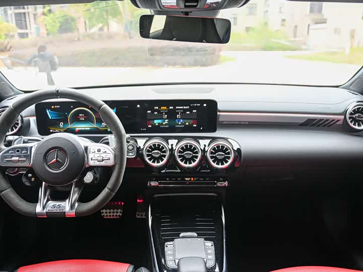 Фото 8 - Mercedes-Benz A-Class AMG