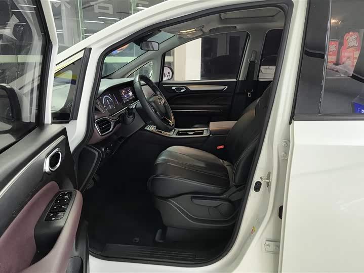 Фото 9 - GAC Trumpchi M6