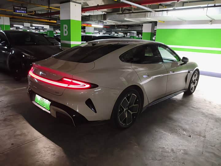 Фото 3 - Xiaomi SU7