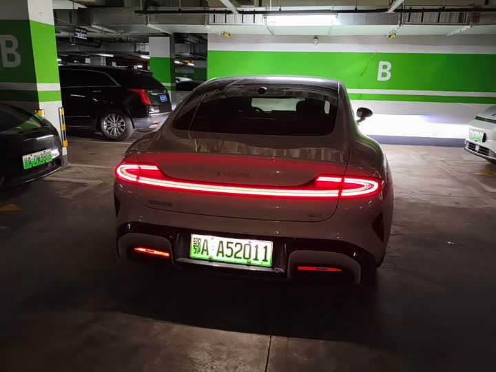 Фото 5 - Xiaomi SU7