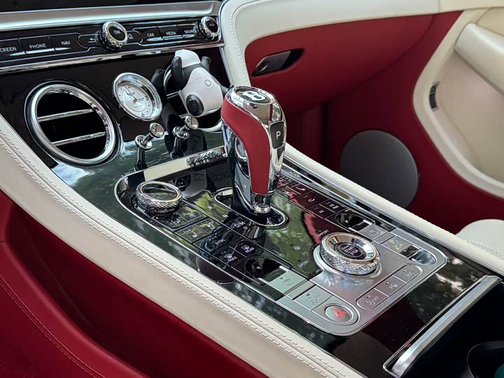 Фото 8 - Bentley Continental GT