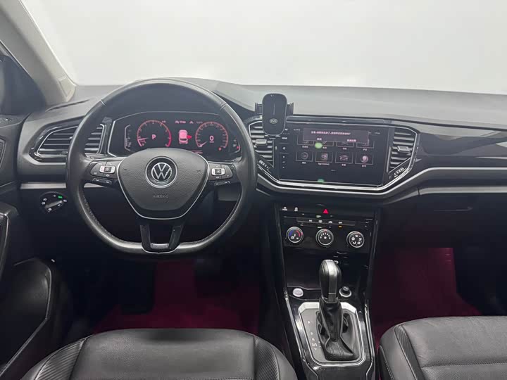 Фото 12 - Volkswagen T-Roc