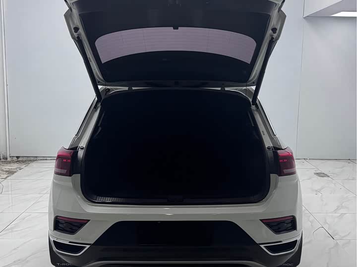 Фото 17 - Volkswagen T-Roc