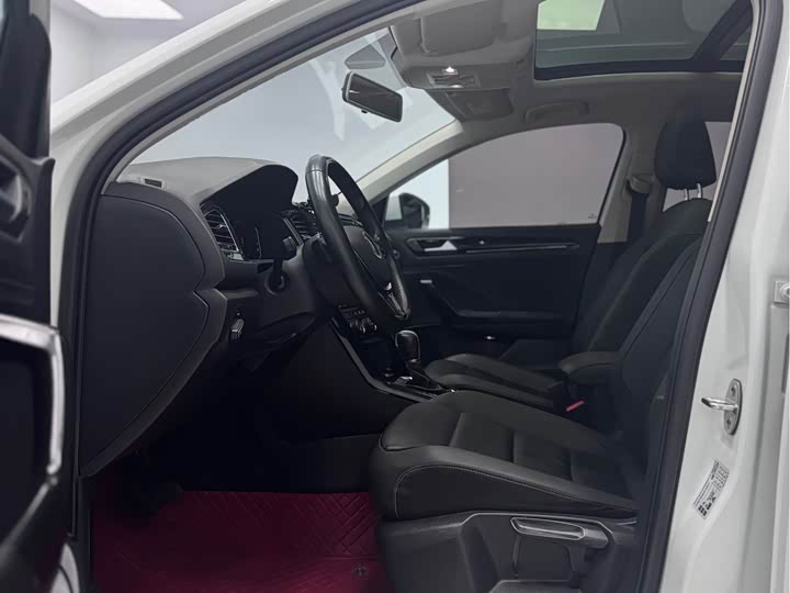 Фото 7 - Volkswagen T-Roc