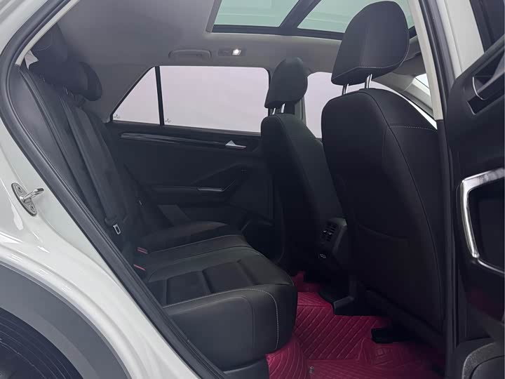 Фото 9 - Volkswagen T-Roc