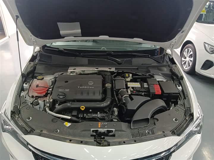 Фото 20 - Buick Verano