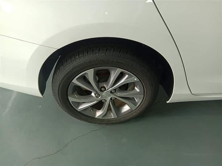 Фото 26 - Buick Verano