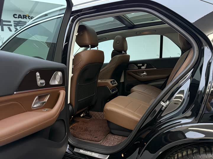 Фото 13 - Mercedes-Benz GLE-Class