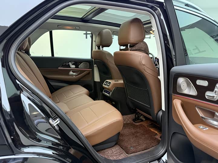 Фото 17 - Mercedes-Benz GLE-Class