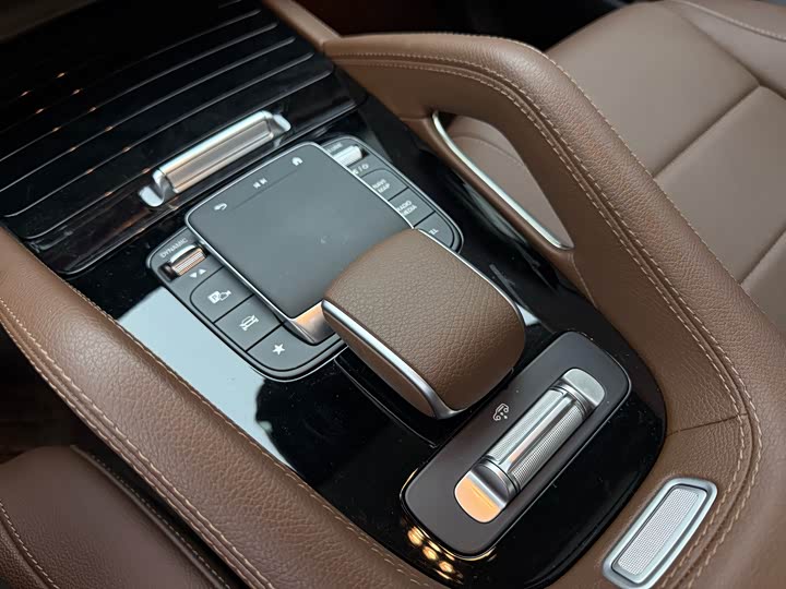 Фото 22 - Mercedes-Benz GLE-Class