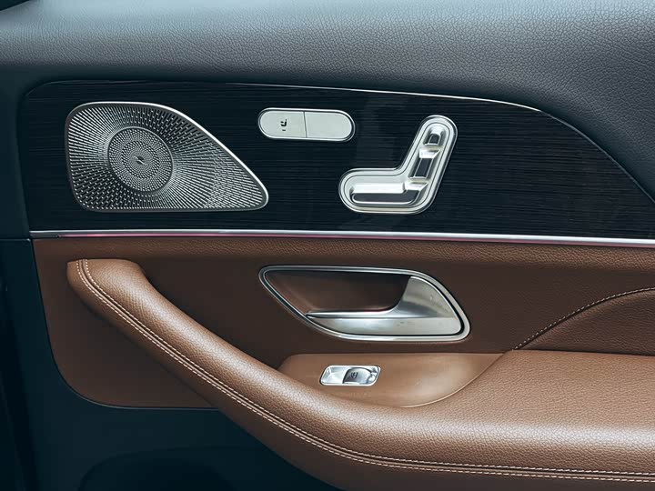 Фото 27 - Mercedes-Benz GLE-Class