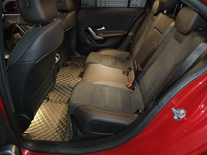 Фото 15 - Mercedes-Benz A-Class