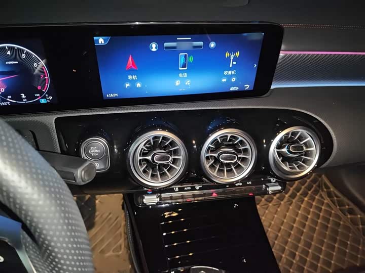 Фото 6 - Mercedes-Benz A-Class