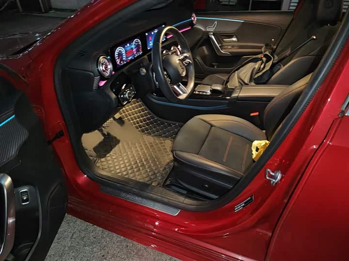 Фото 8 - Mercedes-Benz A-Class