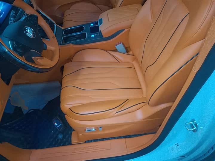 Фото 15 - Buick GL8 ES