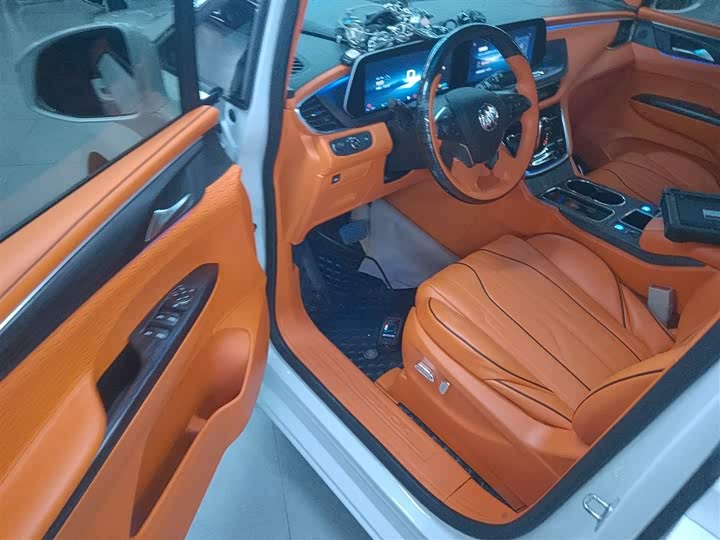 Фото 16 - Buick GL8 ES