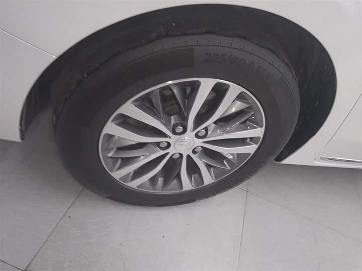 Фото 26 - Buick GL8 ES