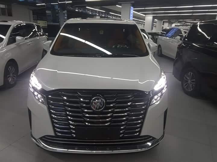 Фото 3 - Buick GL8 ES