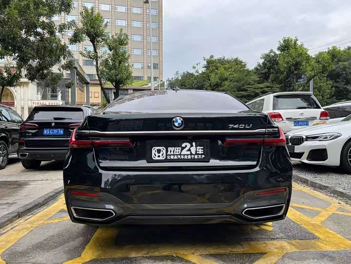 Фото 5 - BMW 7 Series