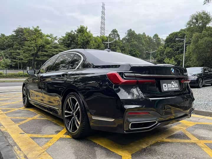 Фото 6 - BMW 7 Series