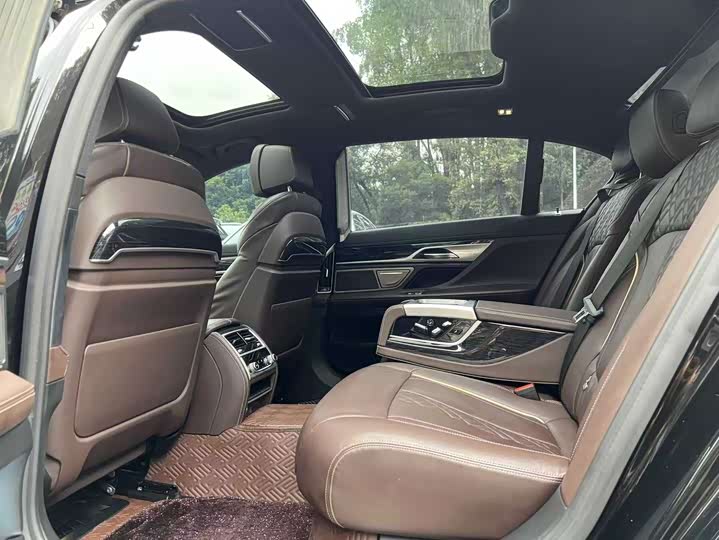 Фото 7 - BMW 7 Series