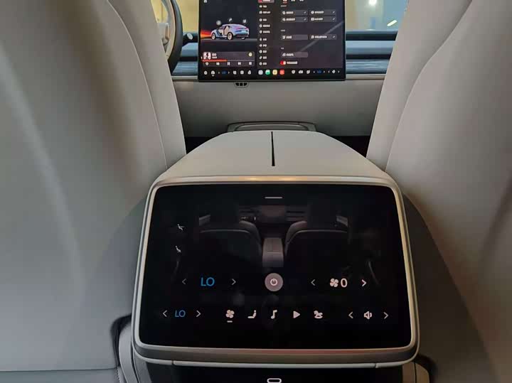 Фото 13 - Nio Onvo L60