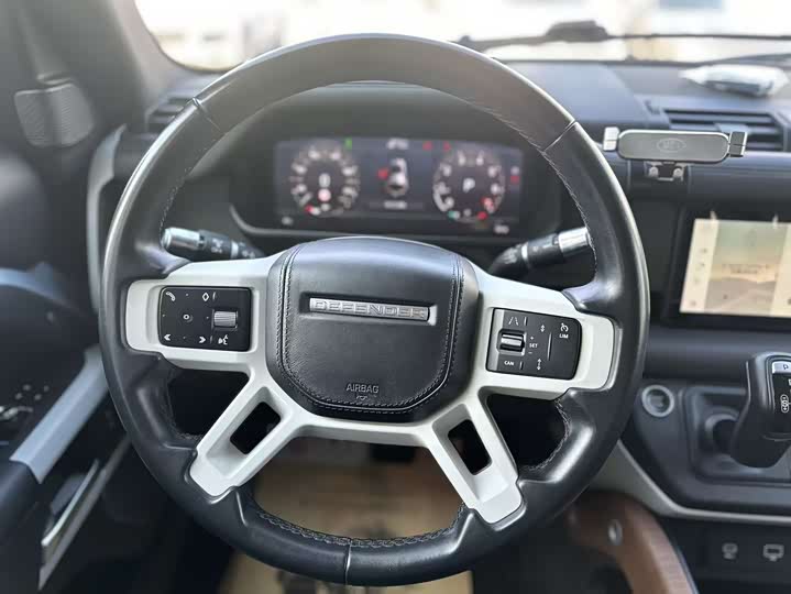 Фото 10 - Land Rover Defender