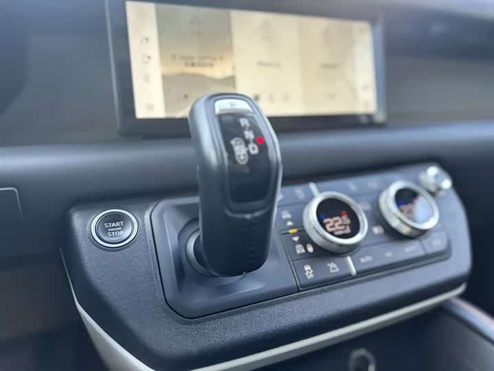 Фото 12 - Land Rover Defender