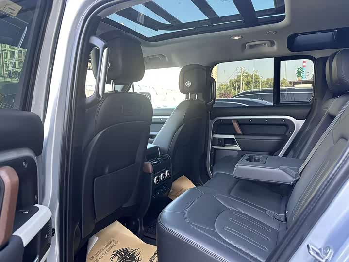 Фото 13 - Land Rover Defender