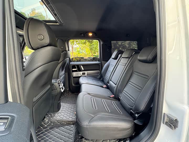 Фото 11 - Mercedes-Benz G-Class