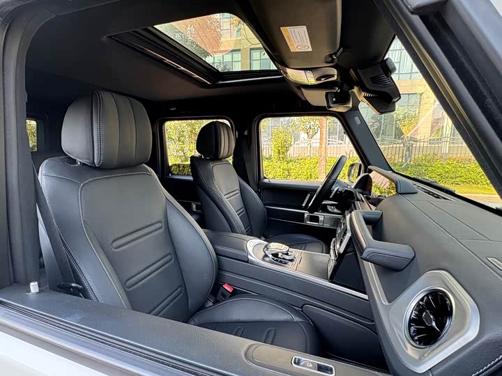 Фото 16 - Mercedes-Benz G-Class