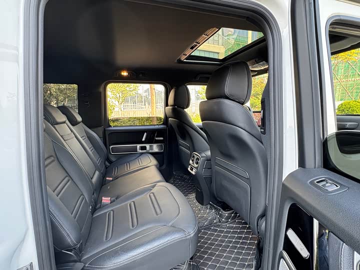 Фото 17 - Mercedes-Benz G-Class