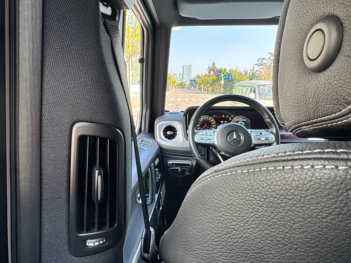 Фото 19 - Mercedes-Benz G-Class