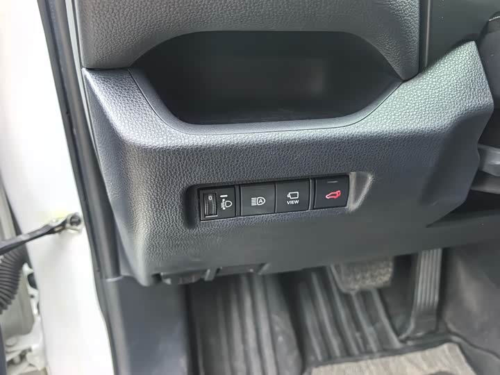 Фото 15 - Toyota RAV4