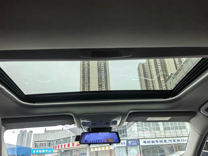 Фото 19 - Toyota RAV4