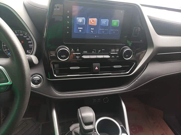 Фото 13 - Toyota Highlander