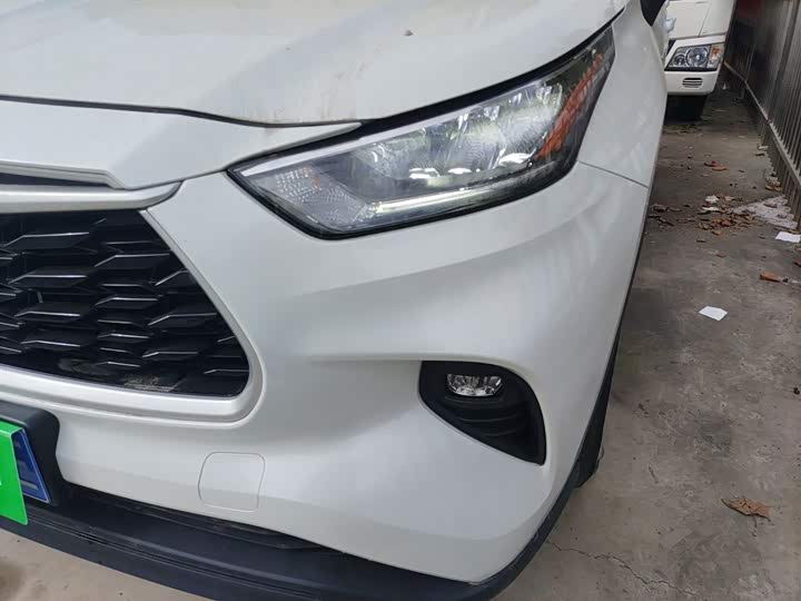 Фото 24 - Toyota Highlander