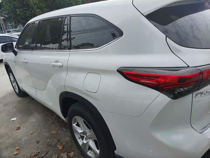 Фото 5 - Toyota Highlander